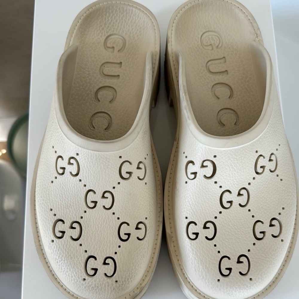 Gucci Cream Slip-On Shoes
